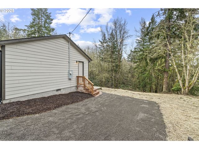 231 HOLCOMB SPUR Rd, Kelso, WA 98626