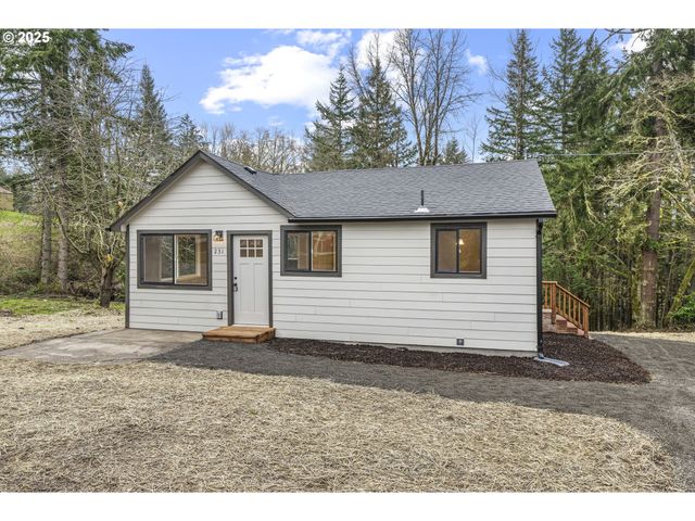 231 HOLCOMB SPUR Rd, Kelso, WA 98626
