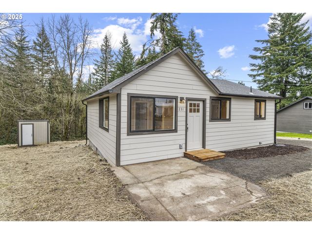 231 HOLCOMB SPUR Rd, Kelso, WA 98626