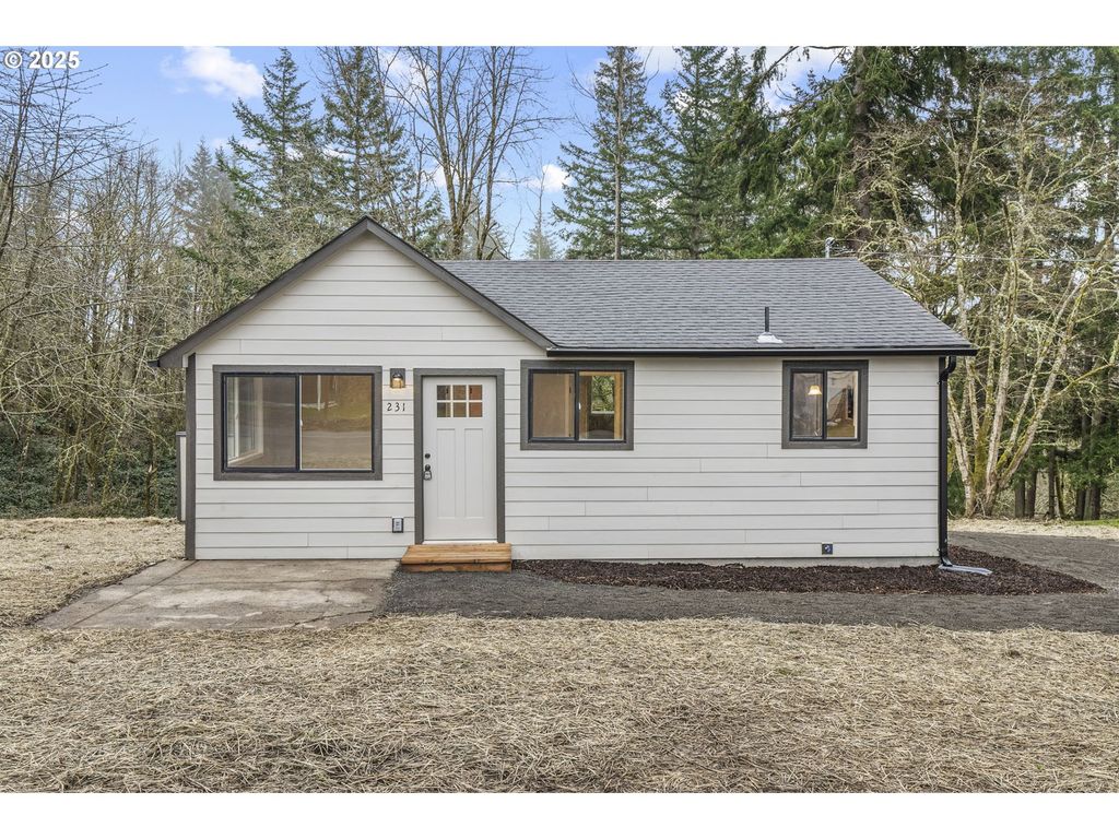 231 HOLCOMB SPUR Rd, Kelso, WA 98626