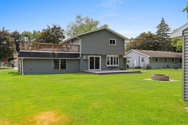1248 APRIL LANE, Green Bay, WI 54304