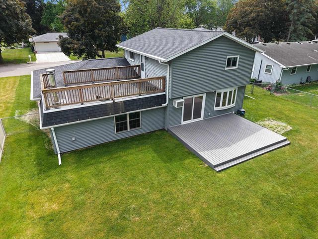 1248 APRIL LANE, Green Bay, WI 54304