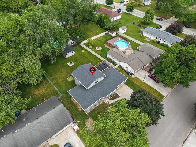 1248 APRIL LANE, Green Bay, WI 54304