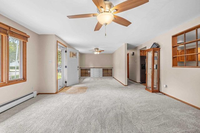 1248 APRIL LANE, Green Bay, WI 54304