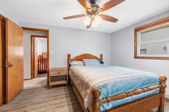 1248 APRIL LANE, Green Bay, WI 54304