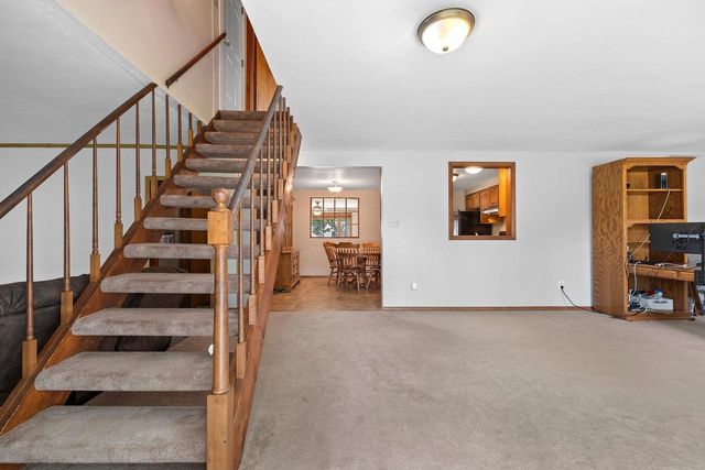 1248 APRIL LANE, Green Bay, WI 54304