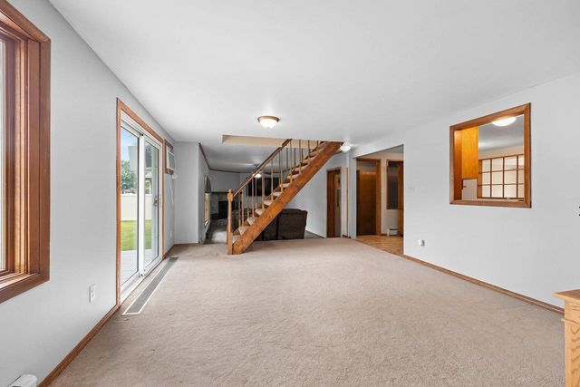 1248 APRIL LANE, Green Bay, WI 54304
