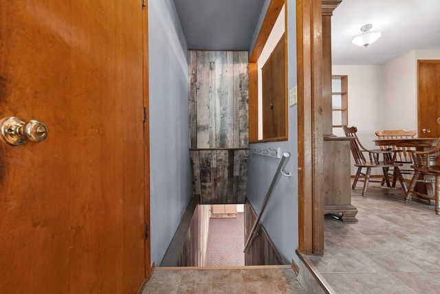 1248 APRIL LANE, Green Bay, WI 54304