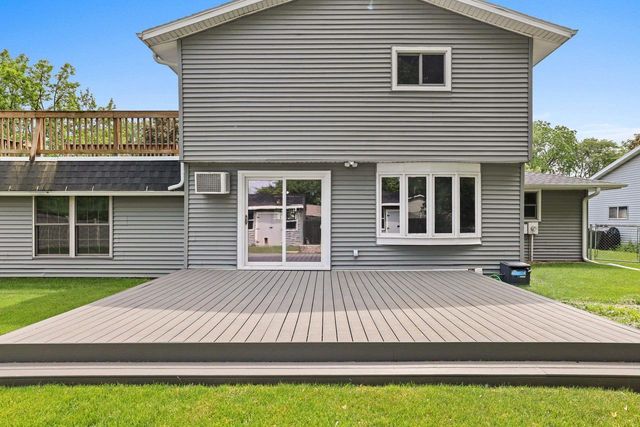 1248 APRIL LANE, Green Bay, WI 54304