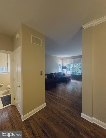 51 MALSBURY ST, Robbinsville, NJ 08691