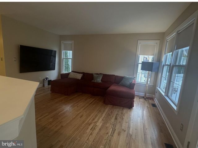 51 MALSBURY ST, Robbinsville, NJ 08691