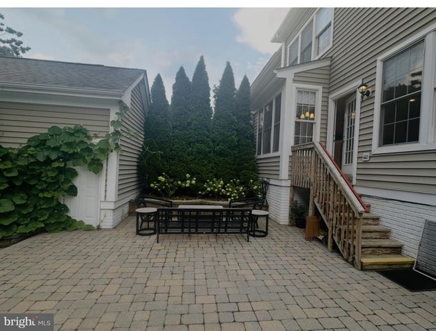 51 MALSBURY ST, Robbinsville, NJ 08691