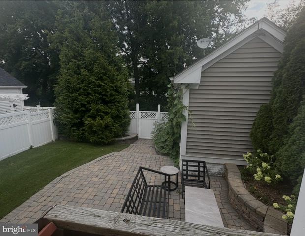 51 MALSBURY ST, Robbinsville, NJ 08691