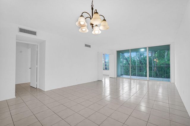 3051 S Palm Aire Drive Unit 308, Pompano Beach, FL 33069