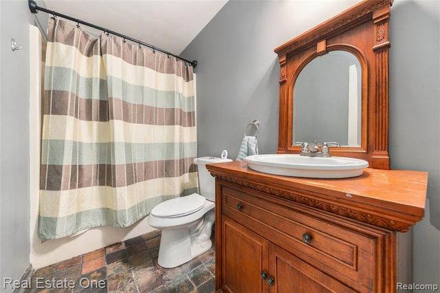 290 Hyatt Lane, Linden, MI 48451