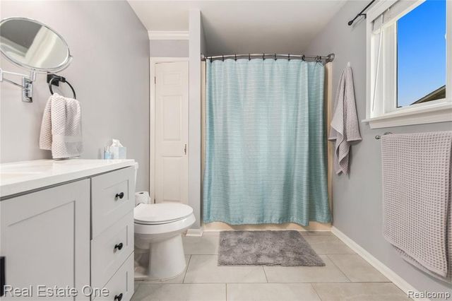 290 Hyatt Lane, Linden, MI 48451
