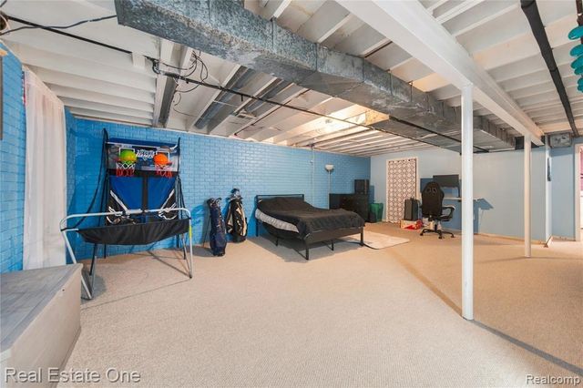 290 Hyatt Lane, Linden, MI 48451