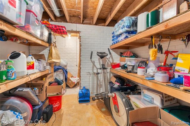 290 Hyatt Lane, Linden, MI 48451