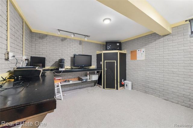 290 Hyatt Lane, Linden, MI 48451