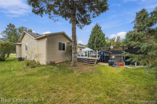 290 Hyatt Lane, Linden, MI 48451