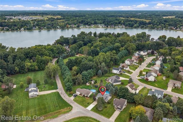 290 Hyatt Lane, Linden, MI 48451