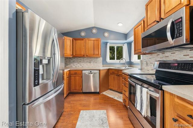 290 Hyatt Lane, Linden, MI 48451