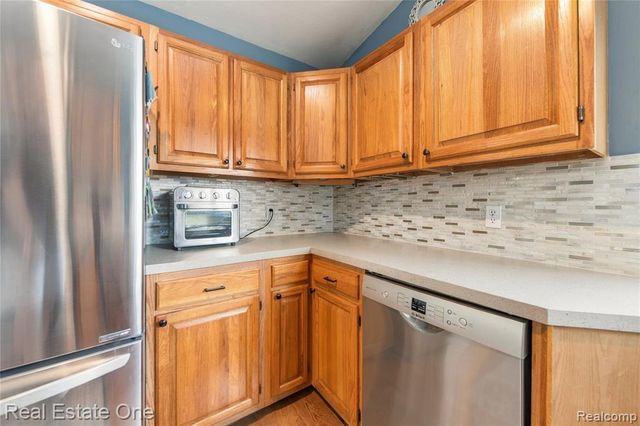290 Hyatt Lane, Linden, MI 48451