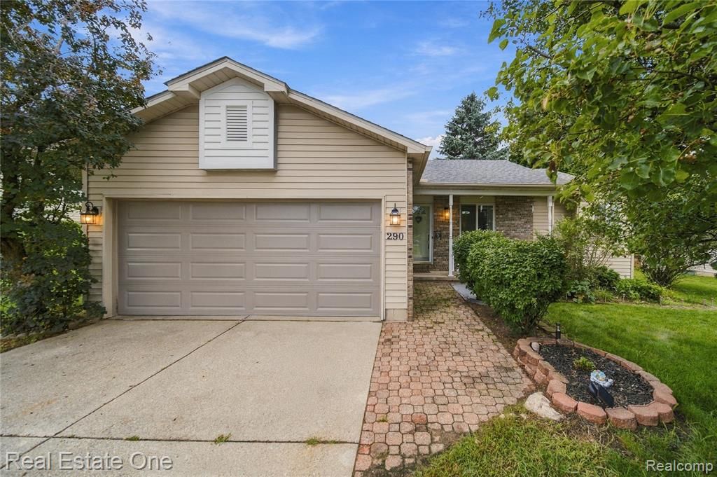 290 Hyatt Lane, Linden, MI 48451