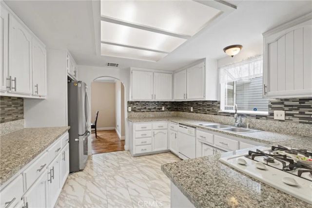 14610 Apple Valley, Apple Valley, CA 92307