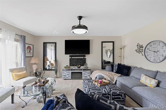 15412 Jost Main Street, Florissant, MO 63034