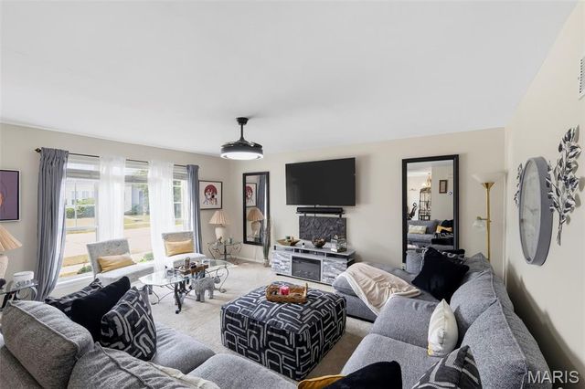 15412 Jost Main Street, Florissant, MO 63034