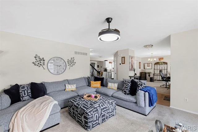 15412 Jost Main Street, Florissant, MO 63034