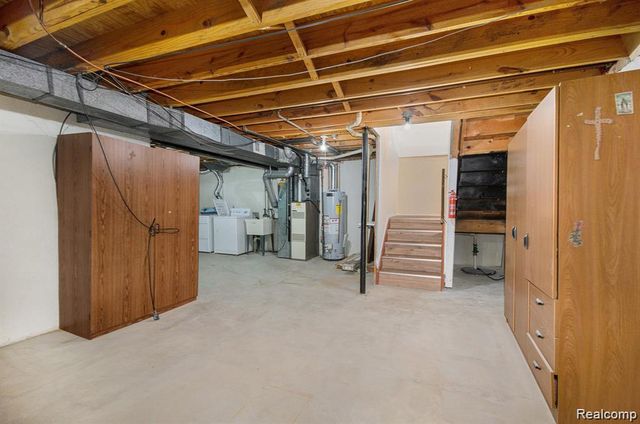37313 Clubhouse Drive, Sterling Heights, MI 48312