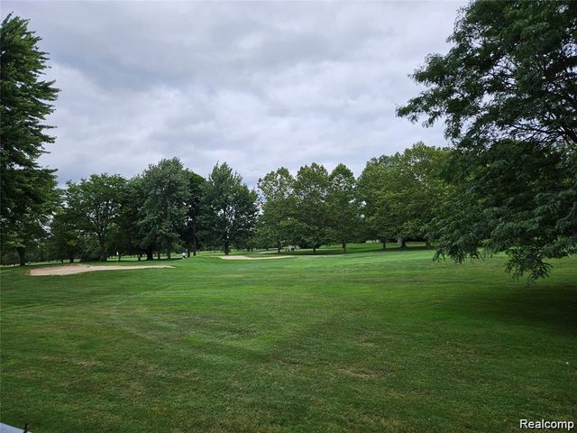 37313 Clubhouse Drive, Sterling Heights, MI 48312