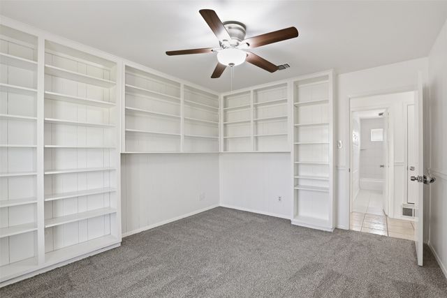 1607 Arrowhead Drive, Pantego, TX 76013