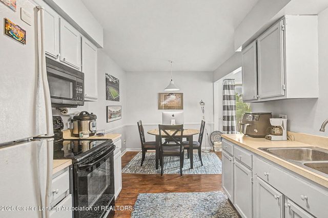 523 Bainbridge Drive 34, East Lansing, MI 48823