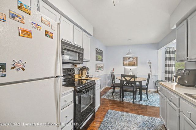 523 Bainbridge Drive 34, East Lansing, MI 48823