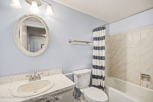 523 Bainbridge Drive 34, East Lansing, MI 48823