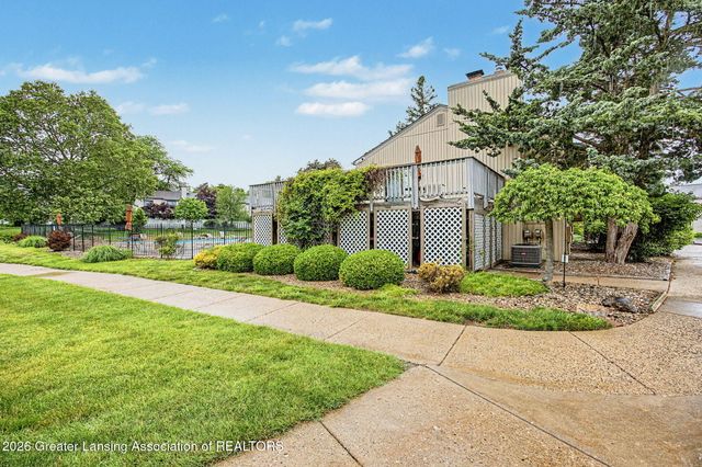523 Bainbridge Drive 34, East Lansing, MI 48823