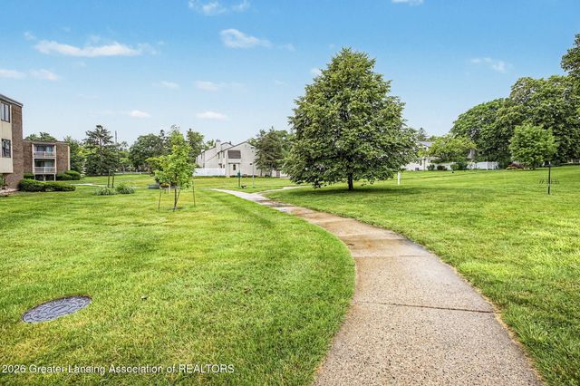 523 Bainbridge Drive 34, East Lansing, MI 48823