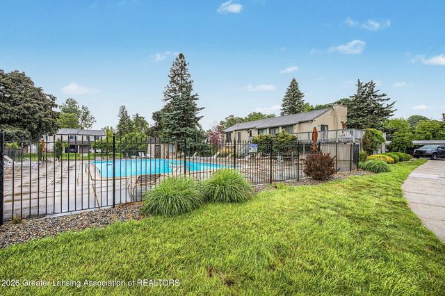 523 Bainbridge Drive 34, East Lansing, MI 48823