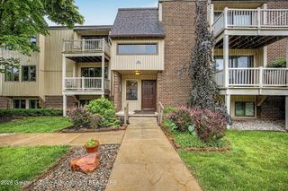 523 Bainbridge Drive 34, East Lansing, MI 48823