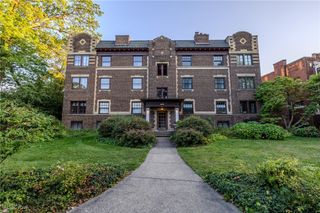 2472 Overlook Road 10, Cleveland Heights, OH 44106