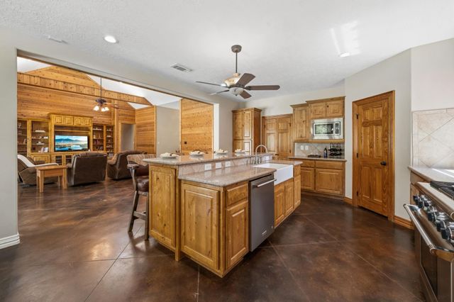 28333 Timber Oaks Court, Magnolia, TX 77355