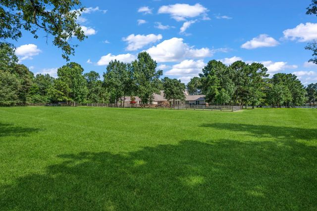 28333 Timber Oaks Court, Magnolia, TX 77355