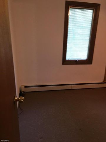 11 Hillside Ave, Hopatcong Boro, NJ 07843