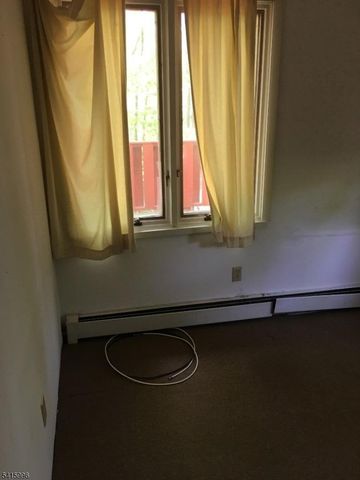 11 Hillside Ave, Hopatcong Boro, NJ 07843