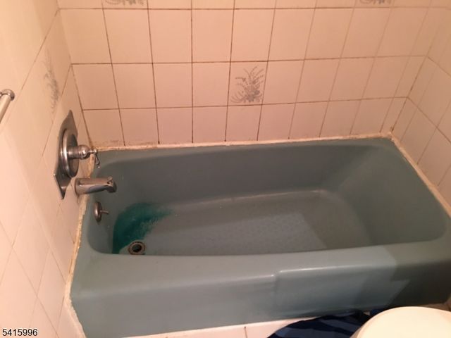 11 Hillside Ave, Hopatcong Boro, NJ 07843