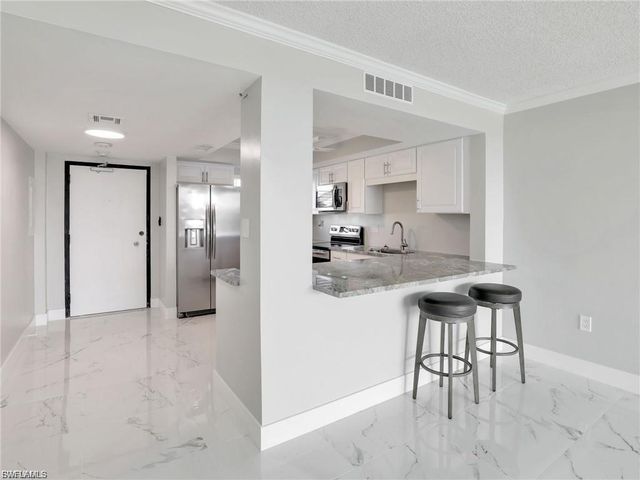 4280 SE 20th PL 207, Cape Coral, FL 33904