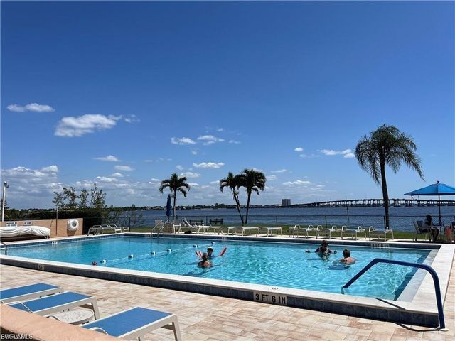 4280 SE 20th PL 207, Cape Coral, FL 33904